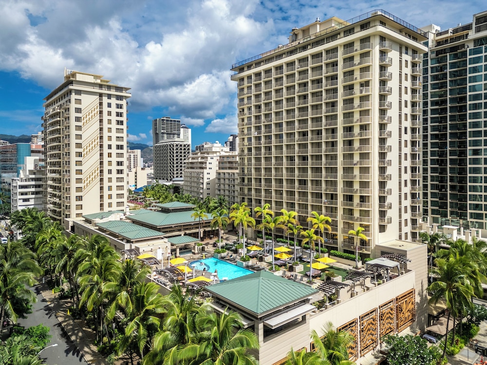 Embassy Suites by Hilton Waikiki Beach Walk — Hotel building in Honolulu, Hawaii