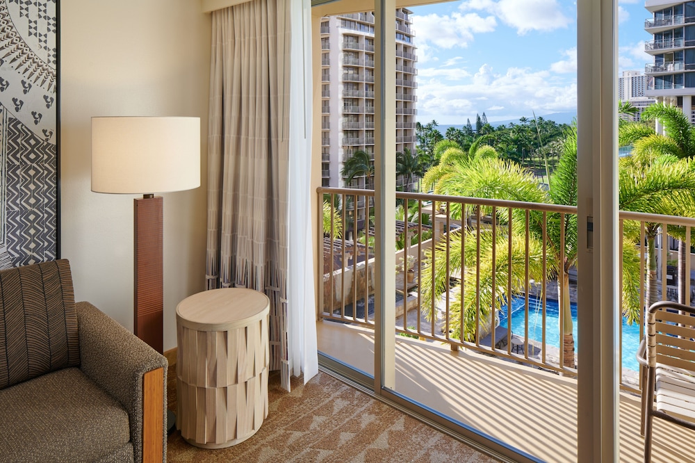 Embassy Suites by Hilton Waikiki Beach Walk — Hotel rooms in Honolulu, Hawaii