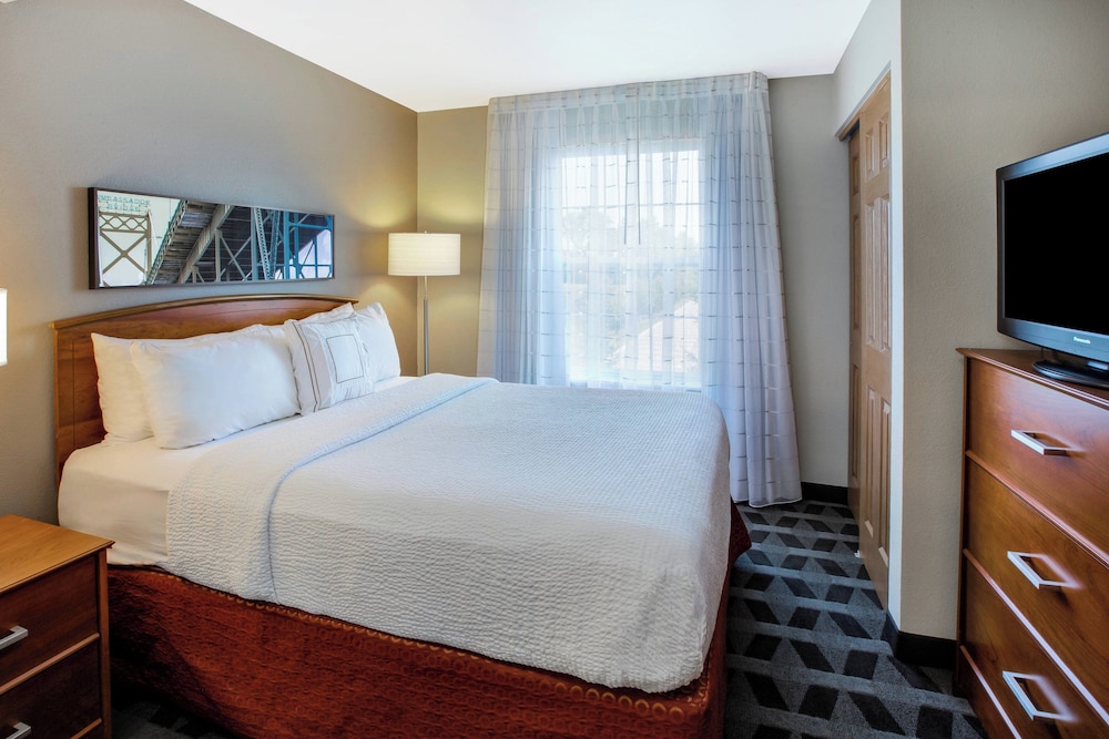 Towneplace Suites By Marriott Detroit Livonia — Hotel rooms in Livonia, Michigan