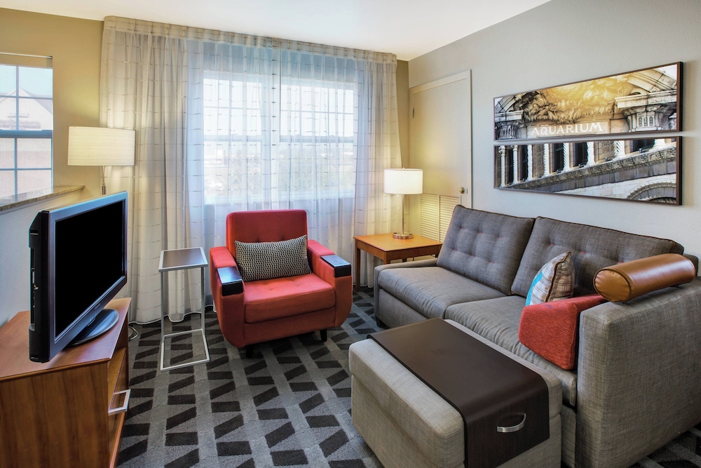 Towneplace Suites By Marriott Detroit Livonia — Hotel rooms in Livonia, Michigan