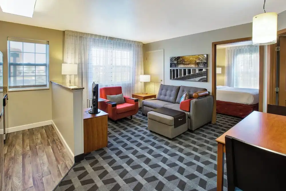 Towneplace Suites By Marriott Detroit Livonia — Hotel rooms in Livonia, Michigan