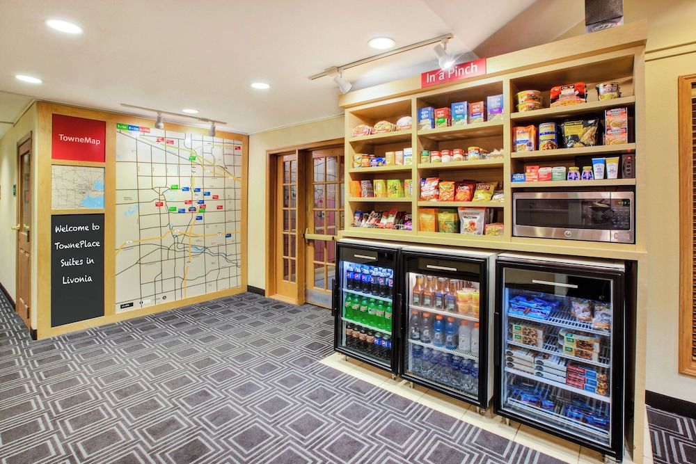 Towneplace Suites By Marriott Detroit Livonia — Hotel building in Livonia, Michigan