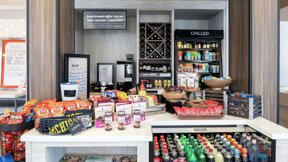 Hilton Garden Inn Plymouth — Restaurant & bars in Plymouth, Michigan
