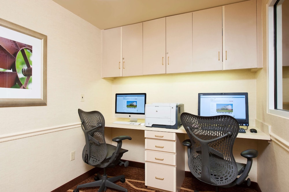 Hilton Garden Inn Plymouth — Hotel building in Plymouth, Michigan