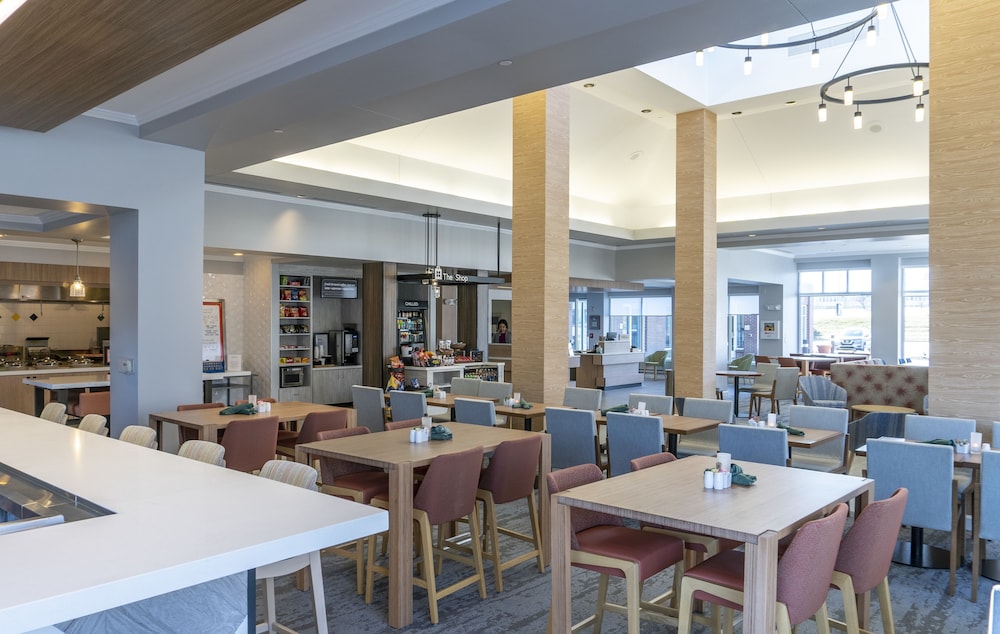 Hilton Garden Inn Plymouth — Restaurant & bars in Plymouth, Michigan