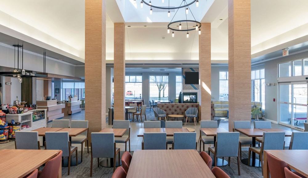 Hilton Garden Inn Plymouth — Restaurant & bars in Plymouth, Michigan