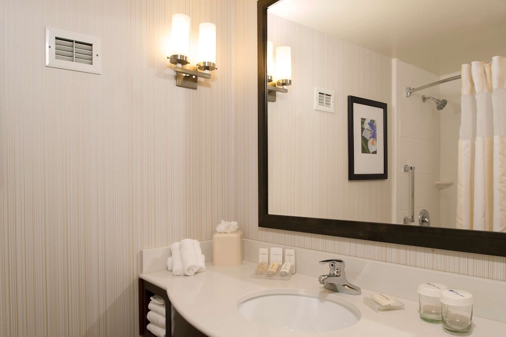 Hilton Garden Inn Plymouth — Hotel rooms in Plymouth, Michigan