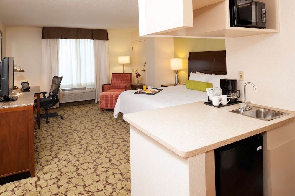 Hilton Garden Inn Plymouth — Hotel rooms in Plymouth, Michigan