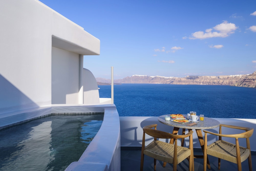 Neptune Luxury Spa Suites — Swimming pool in Akrotiri, South Aegean