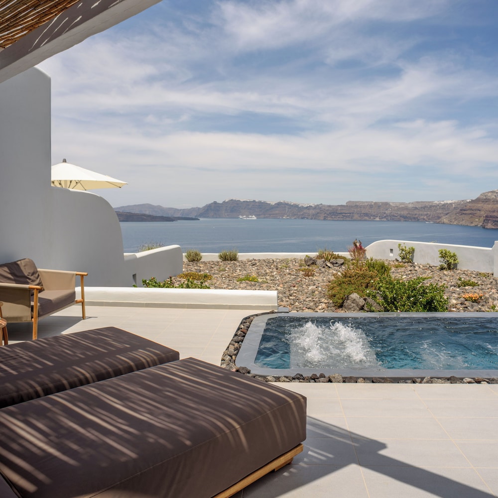 Neptune Luxury Spa Suites — Swimming pool in Akrotiri, South Aegean