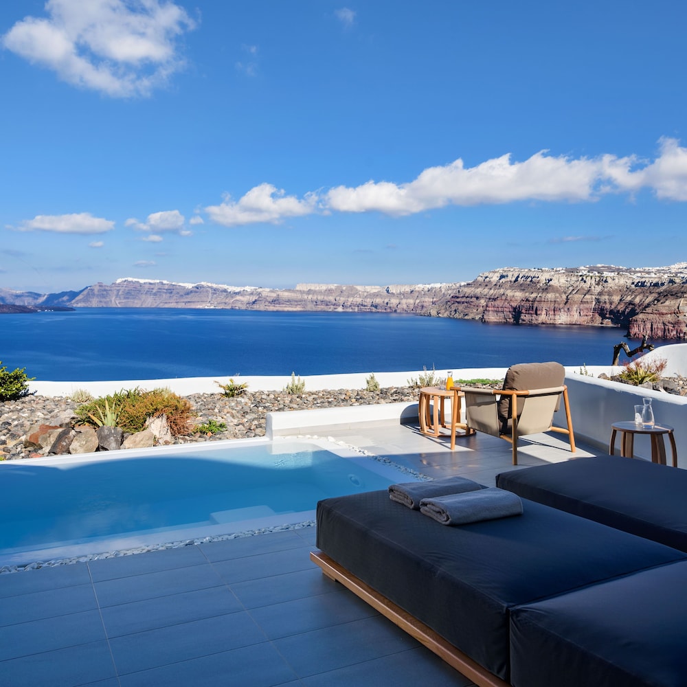 Neptune Luxury Spa Suites — Swimming pool in Akrotiri, South Aegean