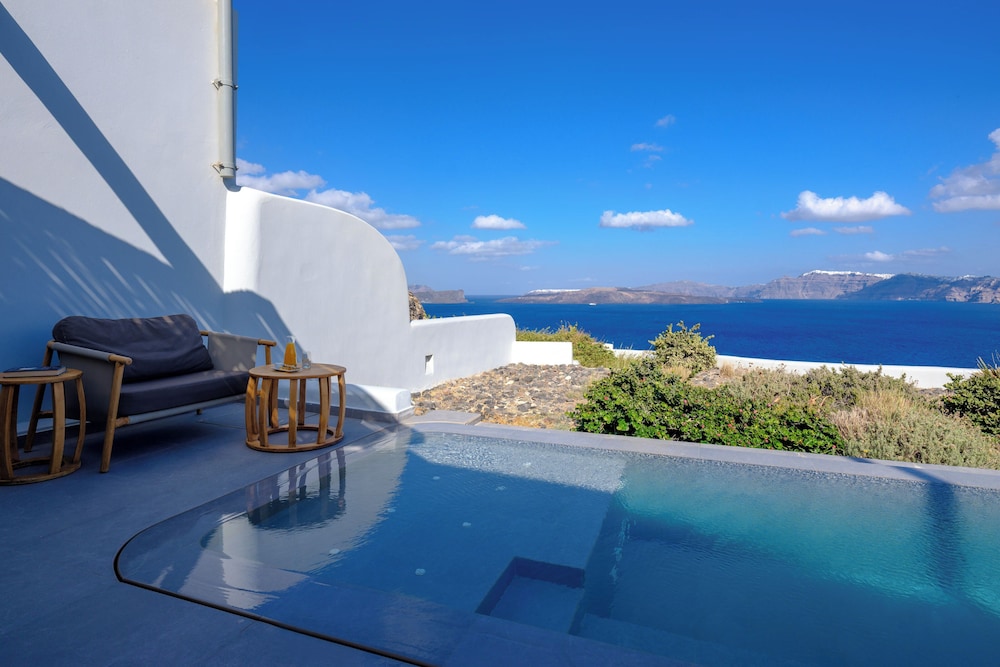 Neptune Luxury Spa Suites — Swimming pool in Akrotiri, South Aegean