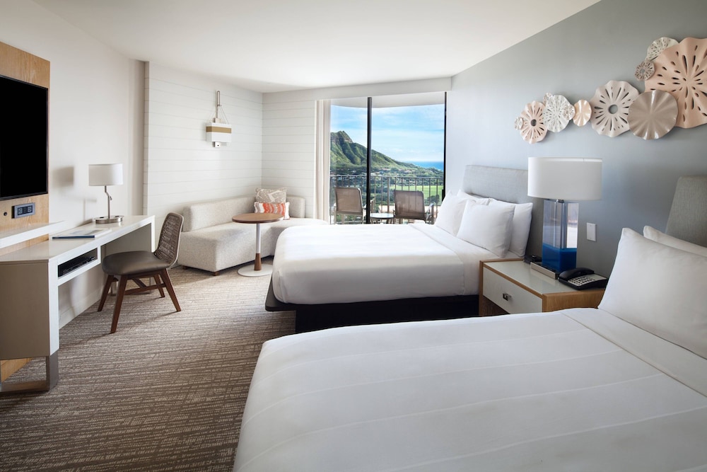 Waikiki Beach Marriott Resort & Spa — Hotel rooms in Honolulu, Hawaii