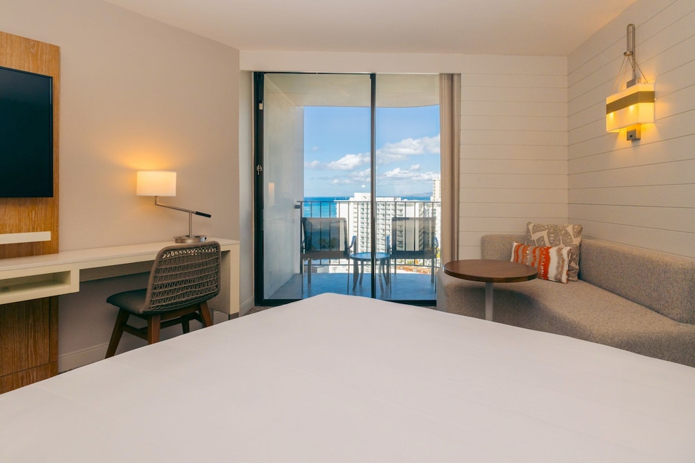 Waikiki Beach Marriott Resort & Spa — Hotel rooms in Honolulu, Hawaii