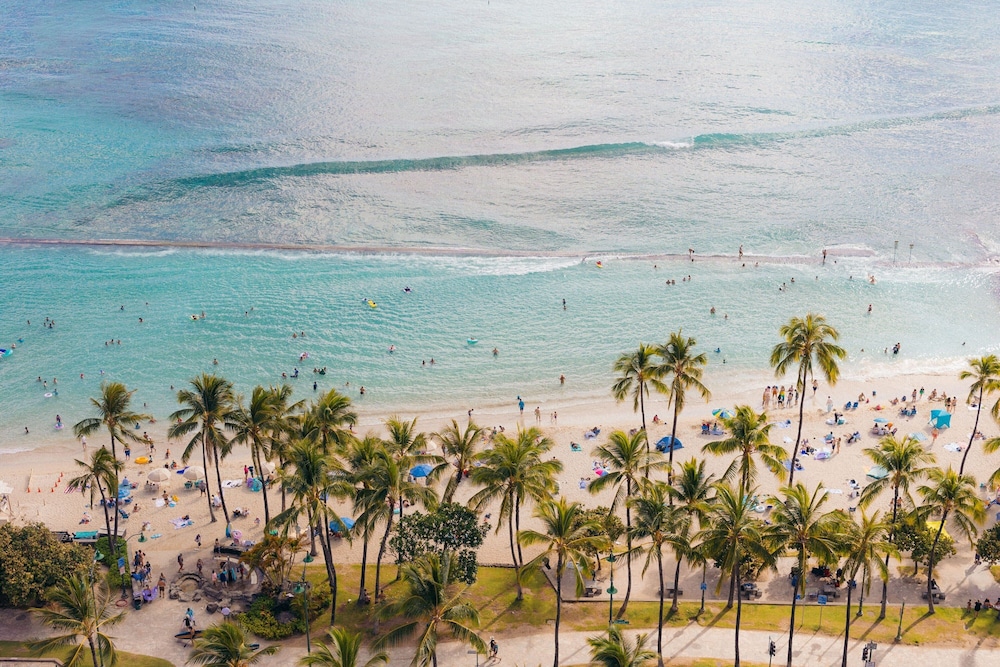 Waikiki Beach Marriott Resort & Spa — Beach in Honolulu, Hawaii
