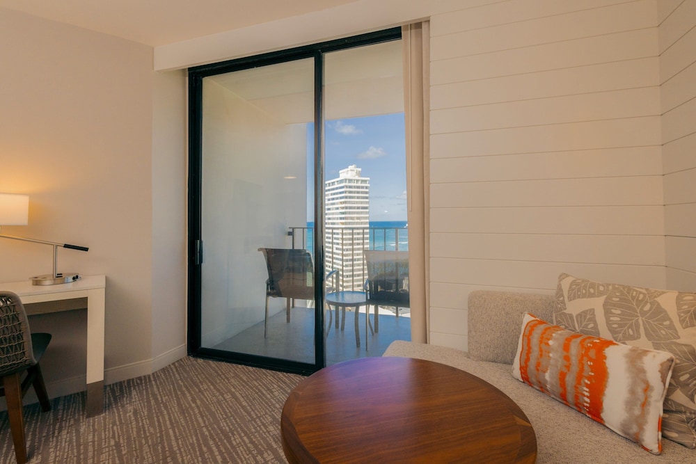 Waikiki Beach Marriott Resort & Spa — Hotel rooms in Honolulu, Hawaii