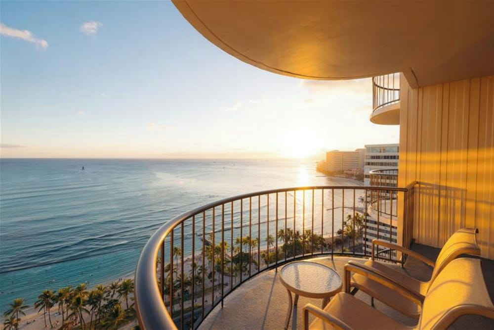 Waikiki Beach Marriott Resort & Spa — Hotel rooms in Honolulu, Hawaii