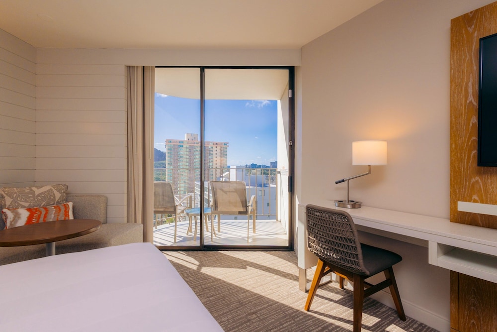 Waikiki Beach Marriott Resort & Spa — Hotel rooms in Honolulu, Hawaii