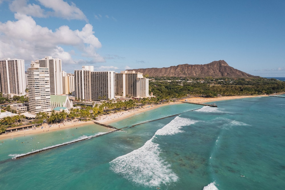 Waikiki Beach Marriott Resort & Spa — Attractions in the area in Honolulu, Hawaii