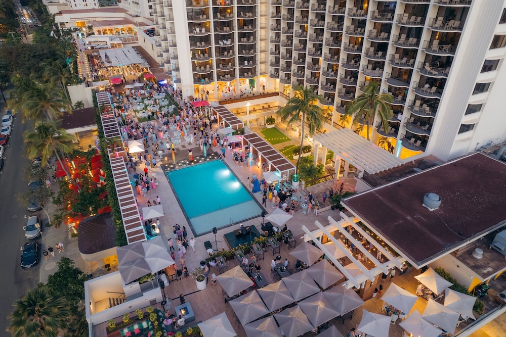Waikiki Beach Marriott Resort & Spa — Hotel building in Honolulu, Hawaii