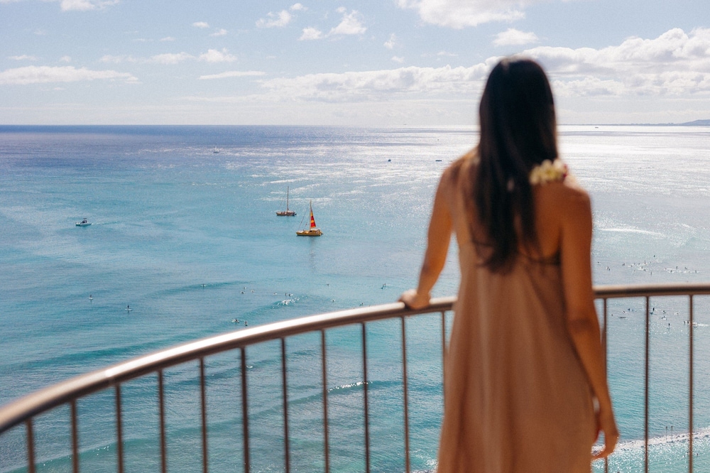 Waikiki Beach Marriott Resort & Spa — Beach in Honolulu, Hawaii