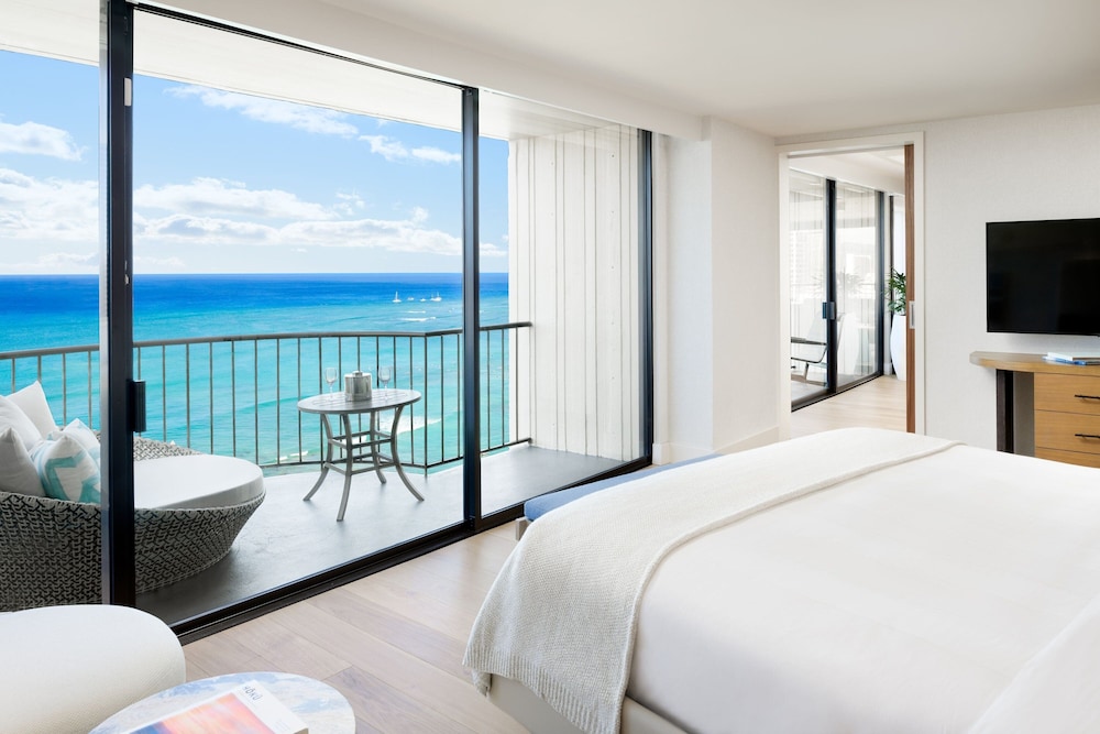 Waikiki Beach Marriott Resort & Spa — Hotel rooms in Honolulu, Hawaii