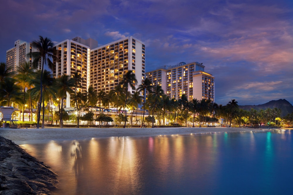 Waikiki Beach Marriott Resort & Spa — Hotel building in Honolulu, Hawaii