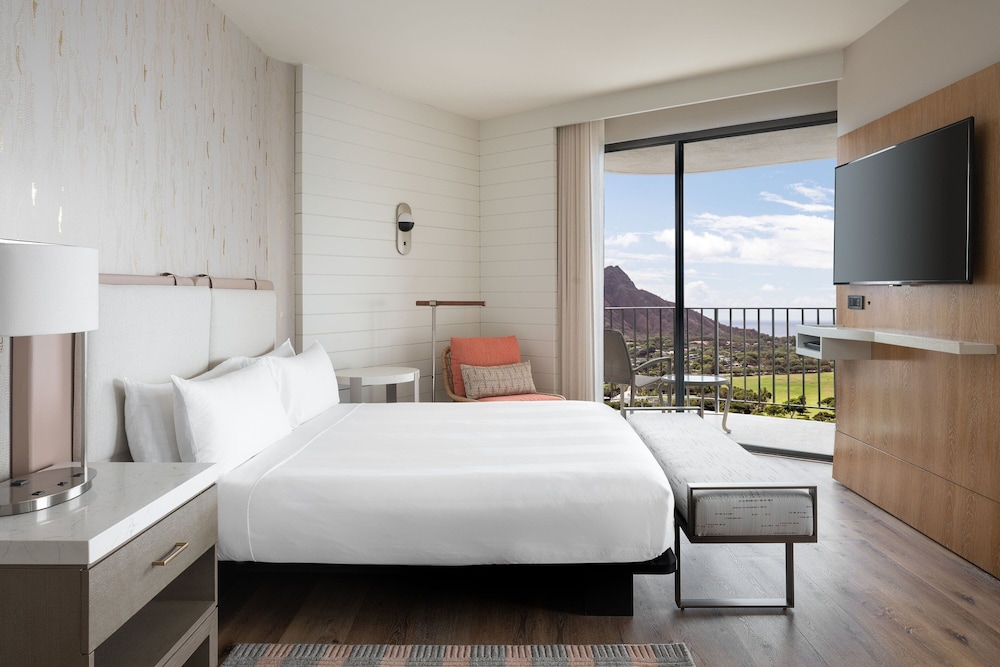 Waikiki Beach Marriott Resort & Spa — Hotel rooms in Honolulu, Hawaii