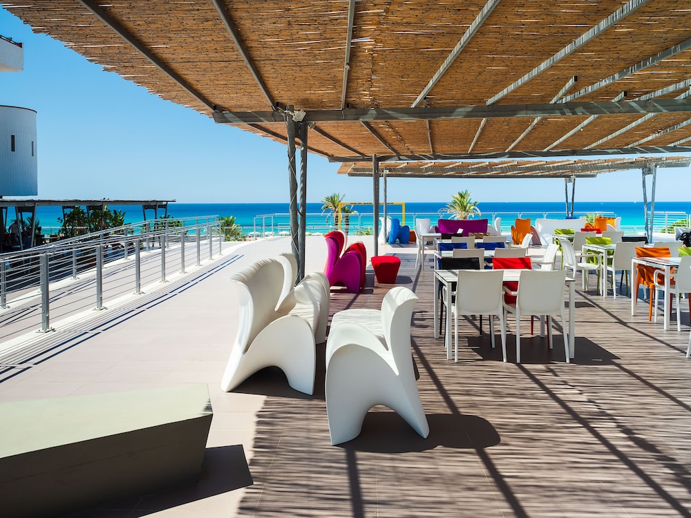 Saracen Sands Hotel & Congress Centre — Restaurant & bars in Isola delle Femmine, Sicily