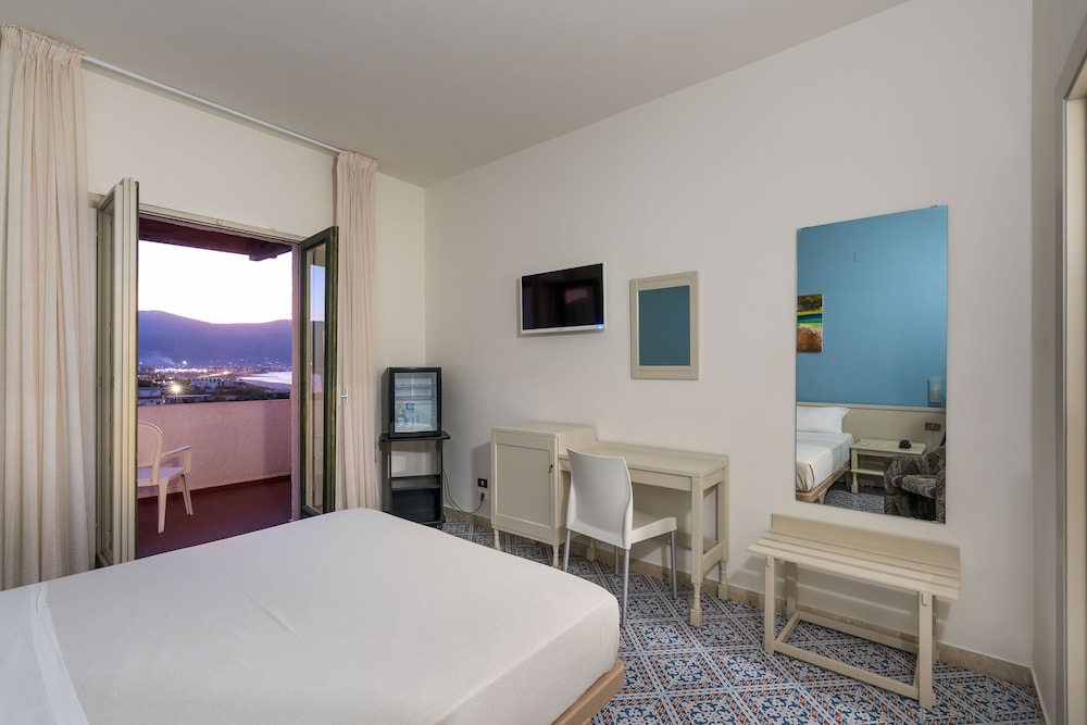 Saracen Sands Hotel & Congress Centre — Hotel rooms in Isola delle Femmine, Sicily