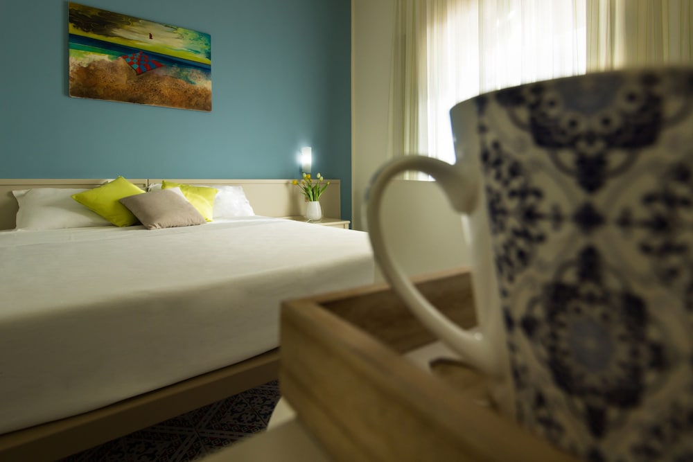 Saracen Sands Hotel & Congress Centre — Hotel rooms in Isola delle Femmine, Sicily