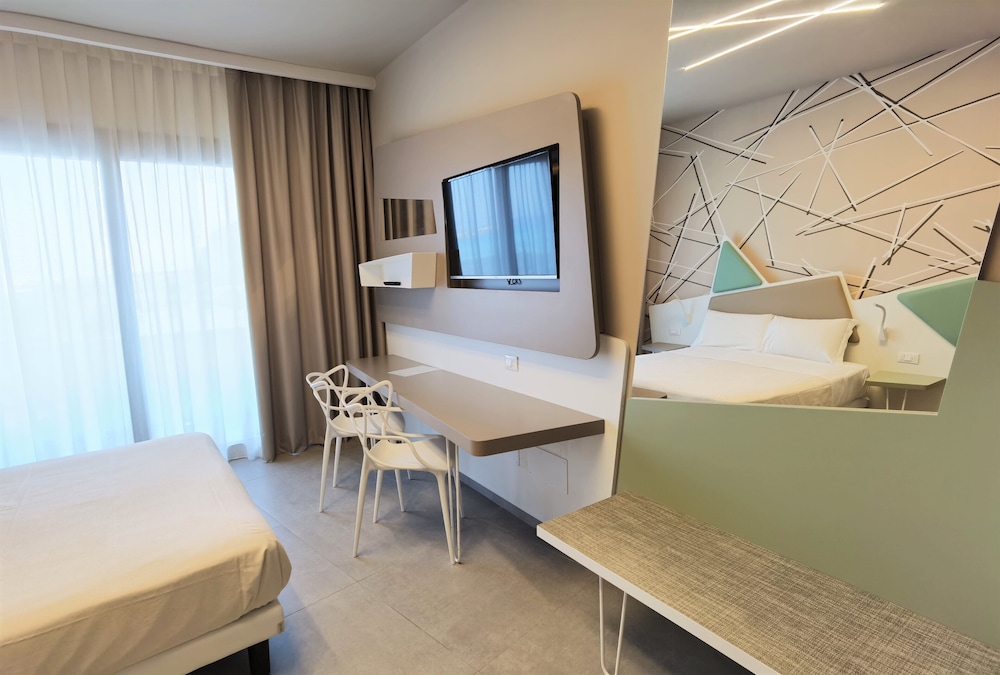 Saracen Sands Hotel & Congress Centre — Hotel rooms in Isola delle Femmine, Sicily