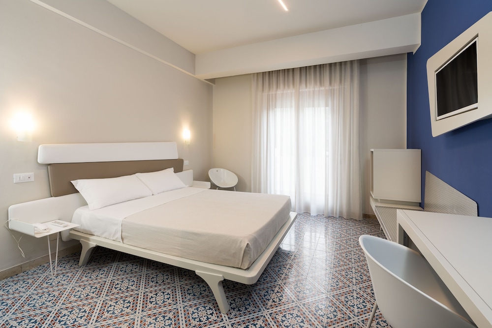 Saracen Sands Hotel & Congress Centre — Hotel rooms in Isola delle Femmine, Sicily