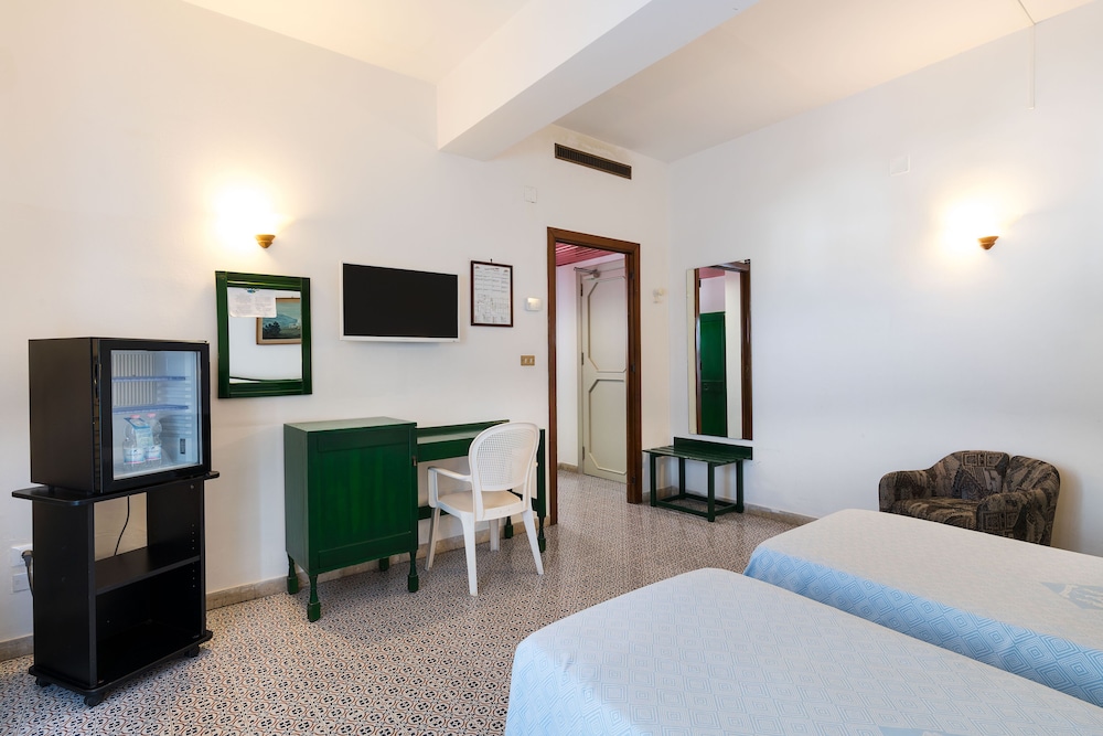 Saracen Sands Hotel & Congress Centre — Hotel rooms in Isola delle Femmine, Sicily