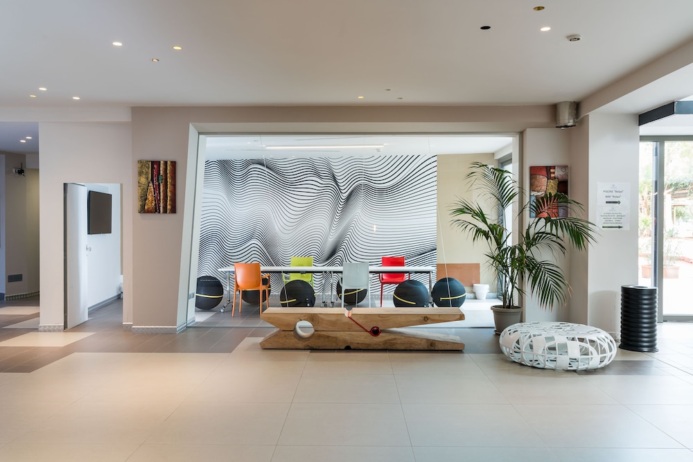 Saracen Sands Hotel & Congress Centre — Hotel building in Isola delle Femmine, Sicily