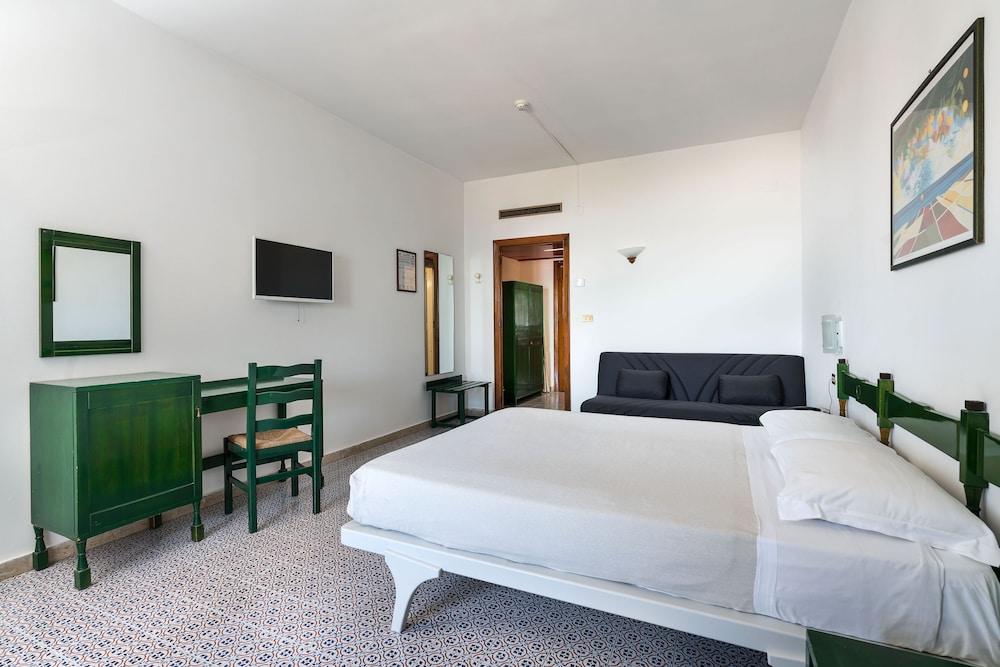 Saracen Sands Hotel & Congress Centre — Hotel rooms in Isola delle Femmine, Sicily
