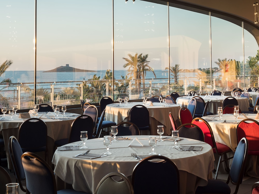 Saracen Sands Hotel & Congress Centre — Restaurant & bars in Isola delle Femmine, Sicily