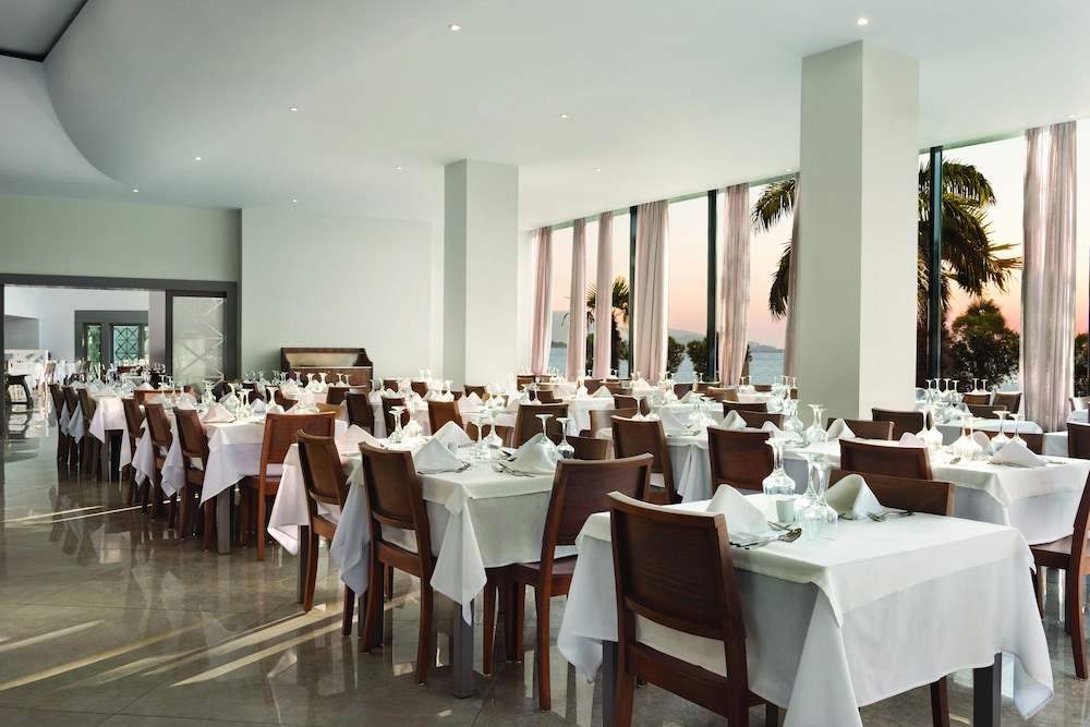 Akti Imperial Deluxe Resort & Spa Dolce by Wyndham - All inclusive — Restaurant & bars in Rhodes Town, South Aegean