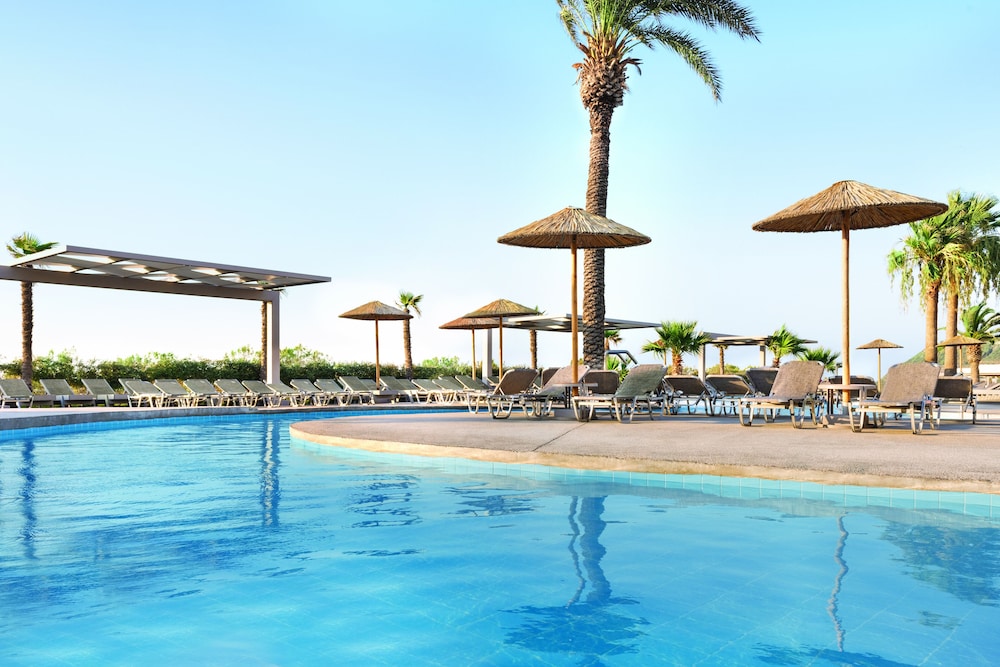 Akti Imperial Deluxe Resort & Spa Dolce by Wyndham - All inclusive — Swimming pool in Rhodes Town, South Aegean