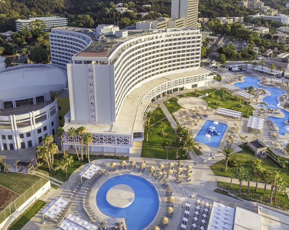 Akti Imperial Deluxe Resort & Spa Dolce by Wyndham - All inclusive — Hotel building in Rhodes Town, South Aegean