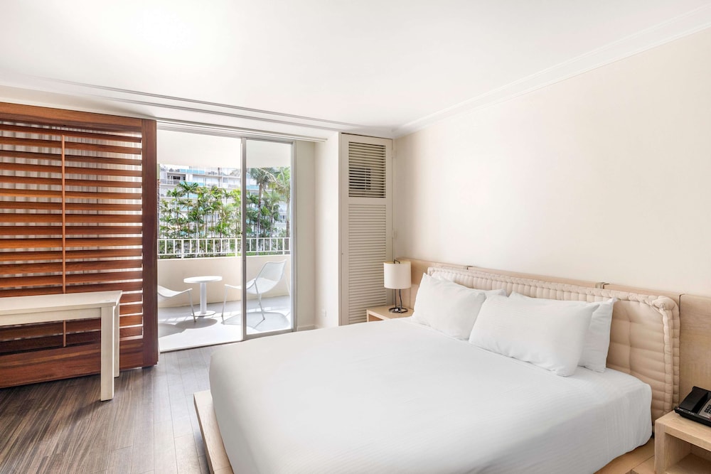 Hilton Vacation Club The Modern Honolulu — Hotel rooms in Honolulu, Hawaii