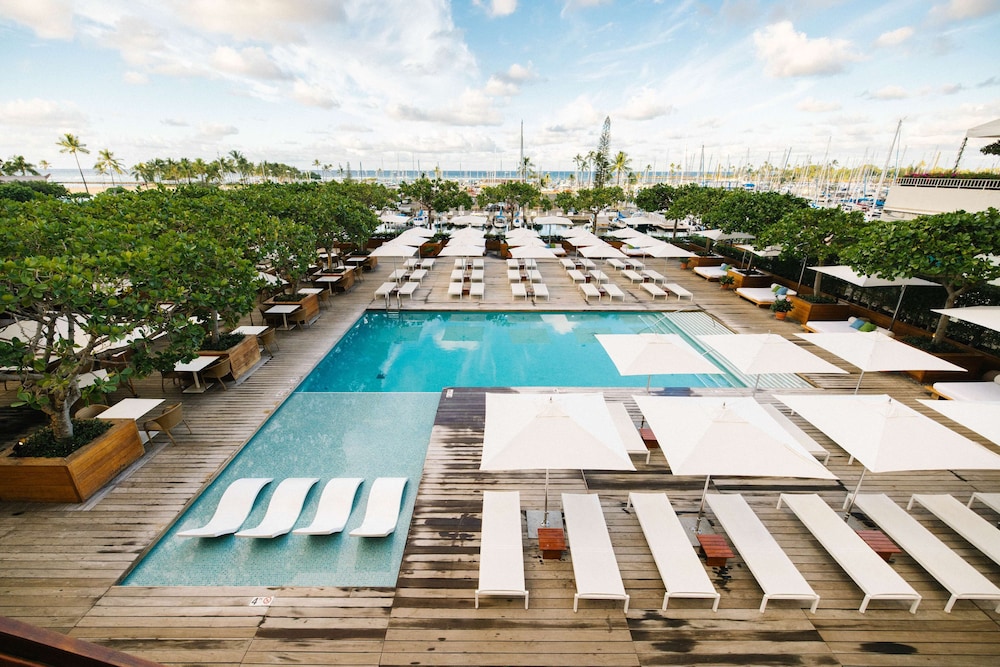Hilton Vacation Club The Modern Honolulu — Main photo in Honolulu, Hawaii