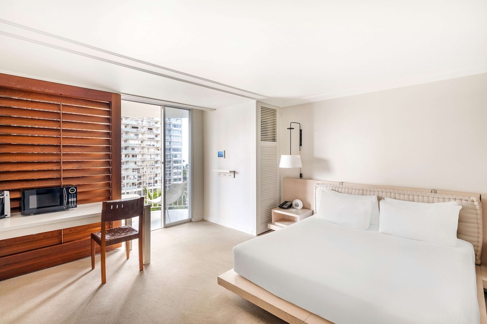 Hilton Vacation Club The Modern Honolulu — Hotel rooms in Honolulu, Hawaii