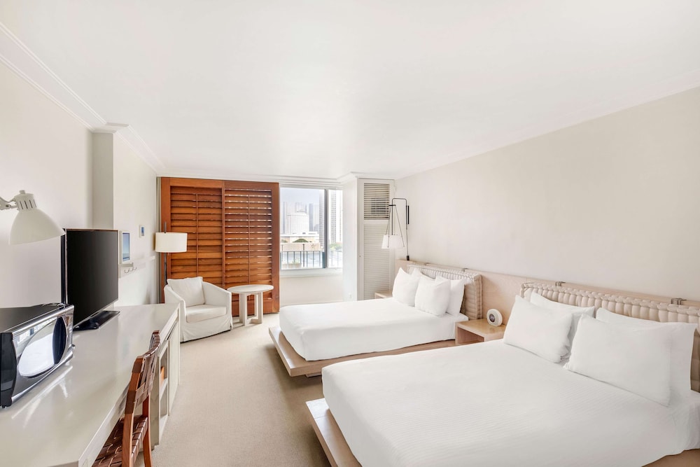 Hilton Vacation Club The Modern Honolulu — Hotel rooms in Honolulu, Hawaii