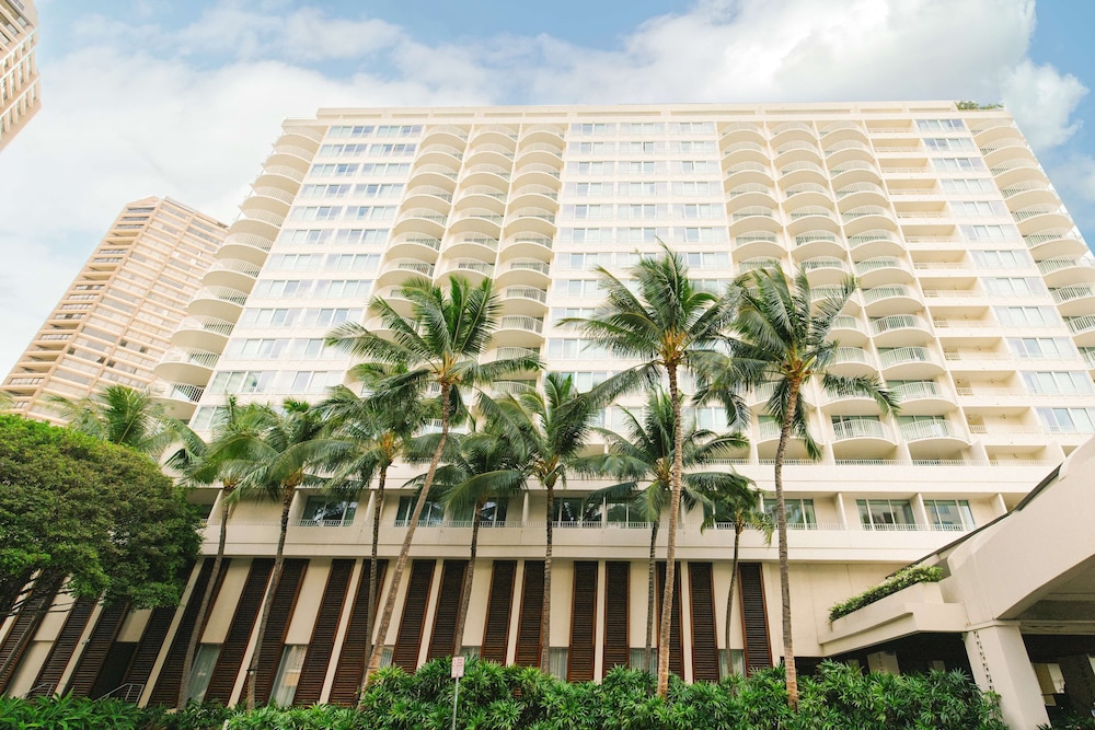 Hilton Vacation Club The Modern Honolulu — Hotel building in Honolulu, Hawaii