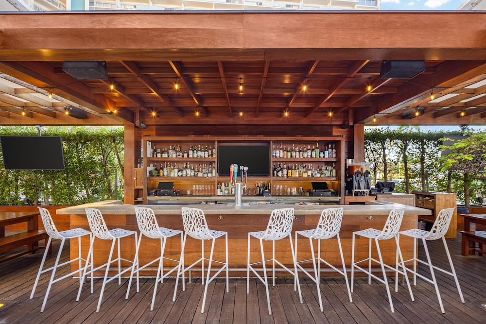 Hilton Vacation Club The Modern Honolulu — Restaurant & bars in Honolulu, Hawaii
