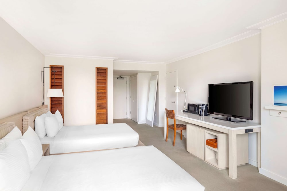 Hilton Vacation Club The Modern Honolulu — Hotel rooms in Honolulu, Hawaii