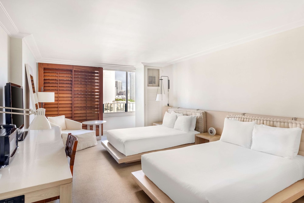 Hilton Vacation Club The Modern Honolulu — Hotel rooms in Honolulu, Hawaii