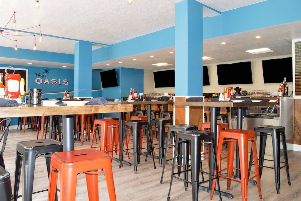 Radisson Hotel Orlando Lake Buena Vista South — Restaurant & bars in Kissimmee, Florida
