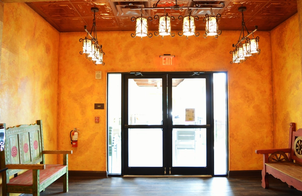 Radisson Hotel Orlando Lake Buena Vista South — Restaurant & bars in Kissimmee, Florida